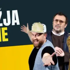 Telewizja kłamie" spektakl komediowy. Cztery postacie w stylizacjach: raper, mężczyzna w okularach, kobieta w złotej kurtce i ksiądz.