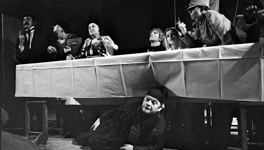 Teatr dla gojów – co to znaczy i jakie ma społeczne konsekwencje?