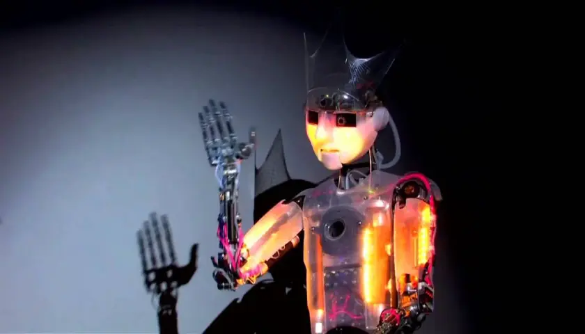 Teatr robotyczny w Warszawie: unikalne spektakle z humanoidami