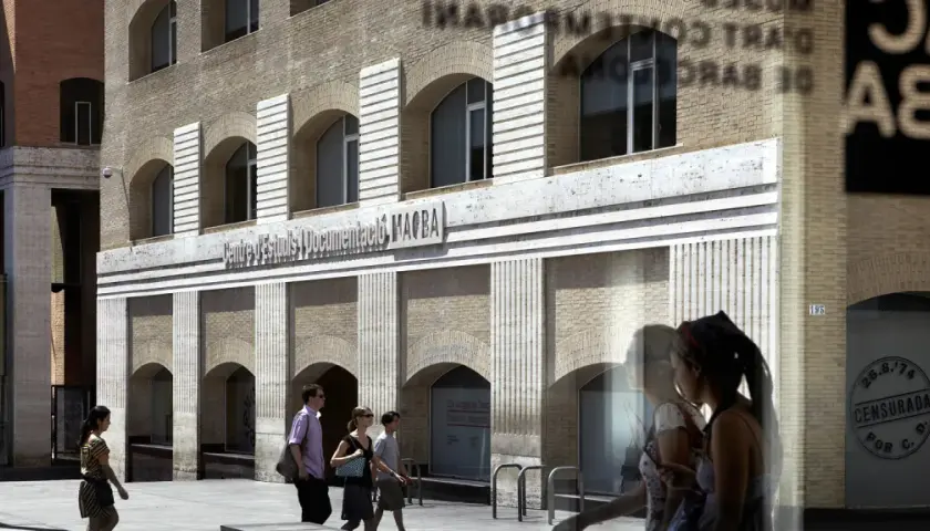 Muzeum sztuki współczesnej w Barcelonie - co warto wiedzieć przed wizytą