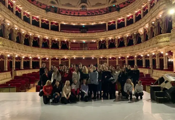 Praca w teatrze Słowackiego: aktualne oferty i wymagania stanowisk