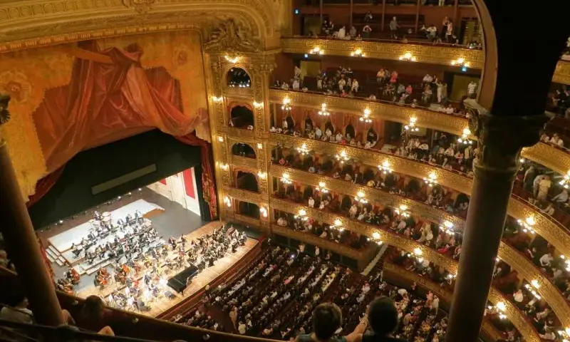 Jakie są teatry w Warszawie? Odkryj ich różnorodny repertuar