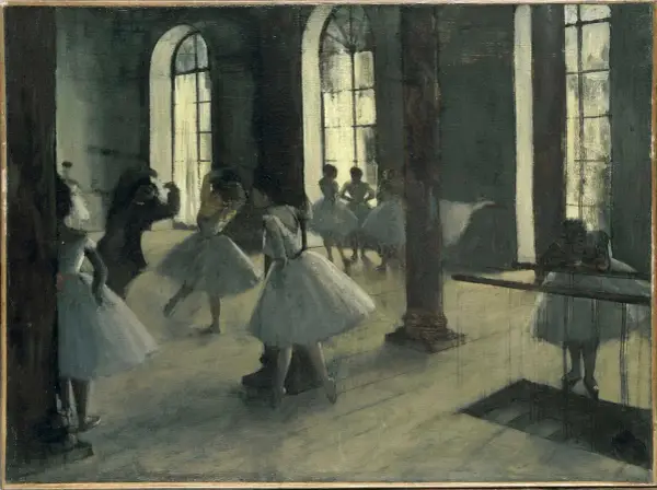 Edgar Degas lekcja tańca: baletnice w białych tiulowych spódniczkach ćwiczą w przestronnej sali z wielkimi oknami.